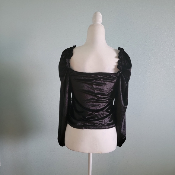 ‼️SOLD‼️Black Velvet Crop Top - Picture 4 of 5